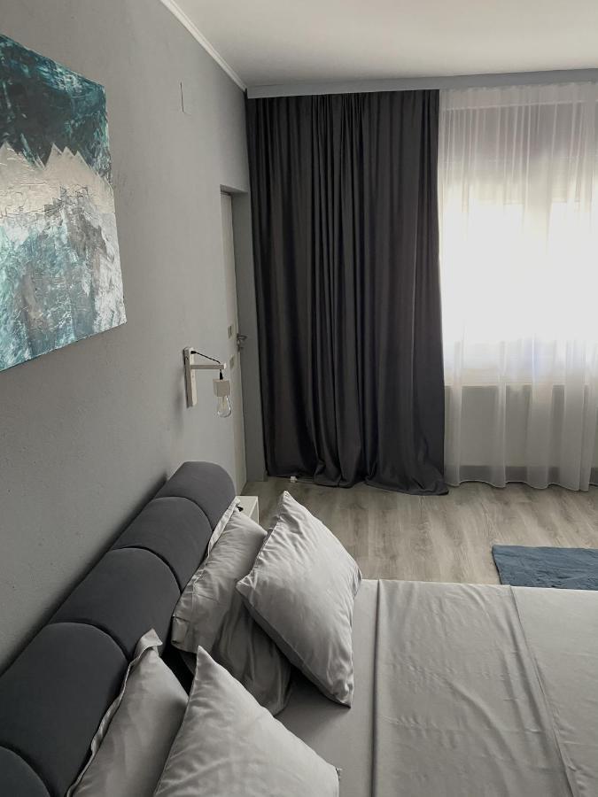 Roomzzz Sibiu Esterno foto